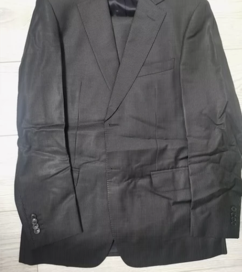 ZEGNA杰尼亚男士西服套装，闲置正品。4...