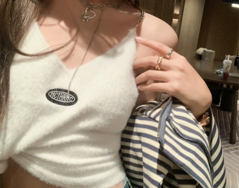 ?白色短款v领链条吊带背心女内搭外穿202...