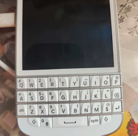 黑莓手机 感兴趣的话点“我想要”和我私聊吧～