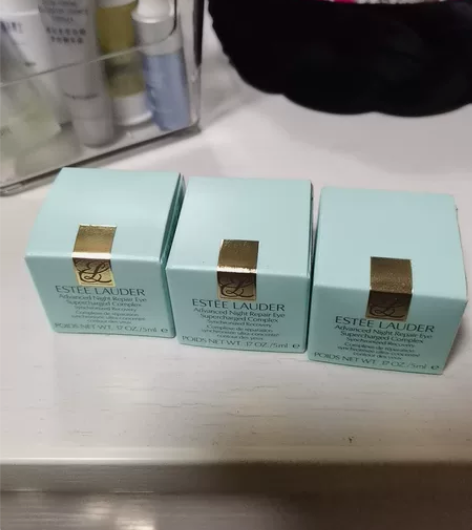 雅诗兰黛眼霜 50一个包邮，之前买一个正装...