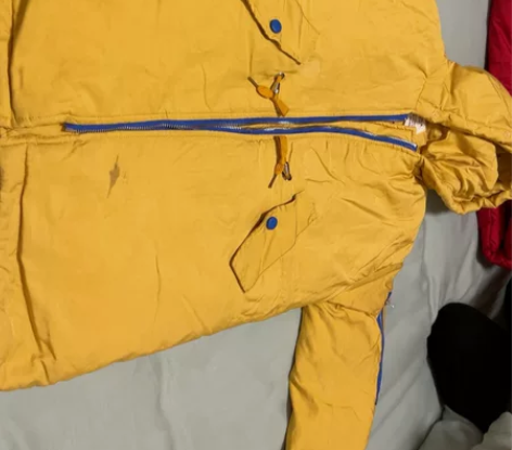 有瑕疵，墨水痕迹，介意勿拍 6-8岁女宝￥...