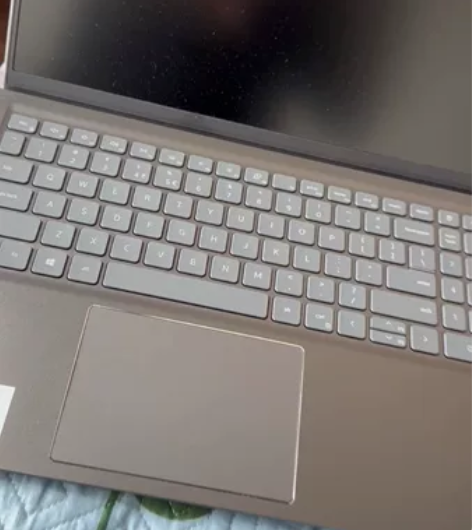 dell笔记本电脑就用过两回 线上考试用的...