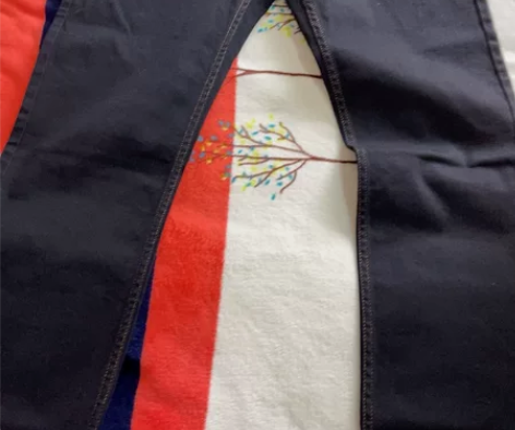 范思哲牛仔裤，全新带吊牌！32码，保证正品...