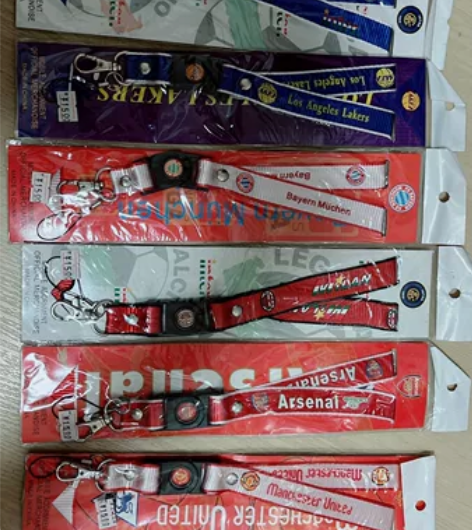 多功能挂绳～手机～钥匙 感兴趣的话点“我想...