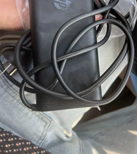 出个原装惠普暗影精灵7充电器，200w的，...