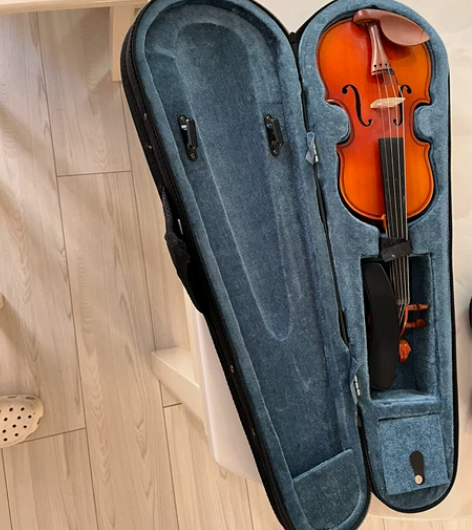 八分之一小提琴，入门学习用没问题。 感兴趣...