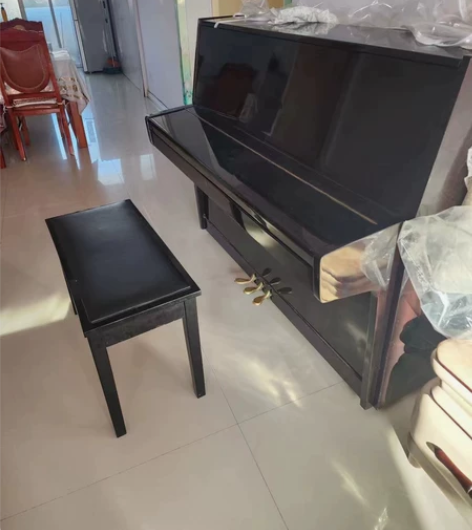 珠江钢琴 8.9成新,女孩用的,很爱护 感...