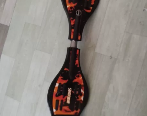 斯威单轮蛇形滑板,朋友送给孩子的,孩子不喜...