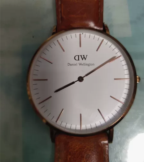 DW手表 买回来不怎么戴 闲置了  低价出...