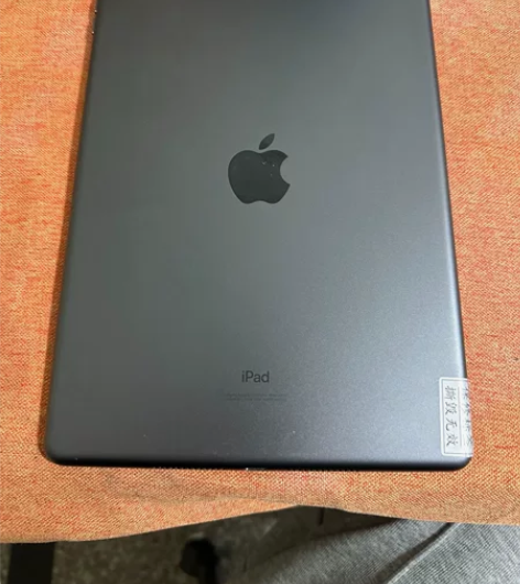 出二手闲置国行95新IPad 2020 1...