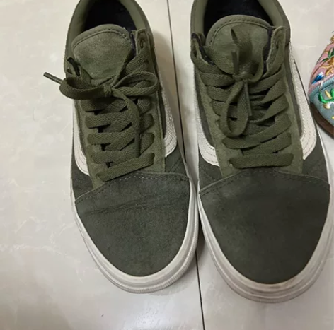 vans 加绒板鞋 专柜799买的 感兴趣...