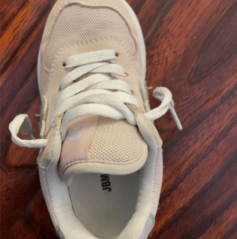 26码运动鞋几乎全新 感兴趣的话点“我想要...