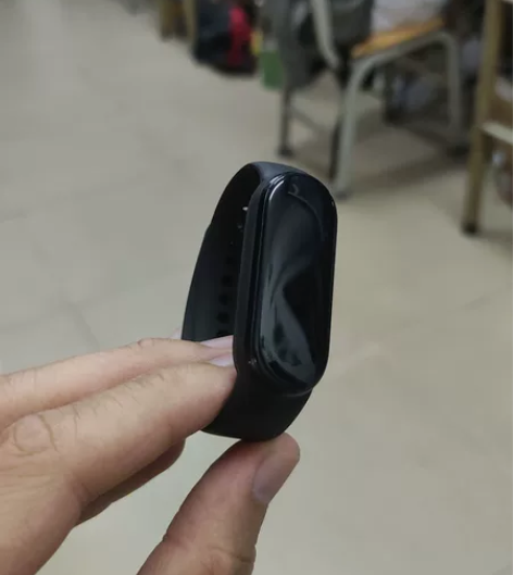 小米手环6标准版 成色9新 屏幕一到小小划...