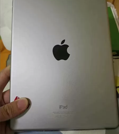 帮朋友店铺出售二手iPad，本人出过很多自...