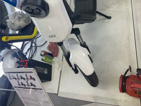 小牛电动u+b动力版白色，蓝色全新未激活！...