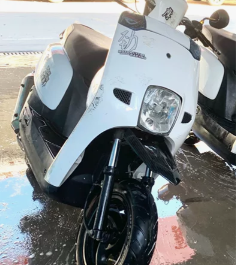 s5雅马哈，最高时速110力很大，给油就翘...