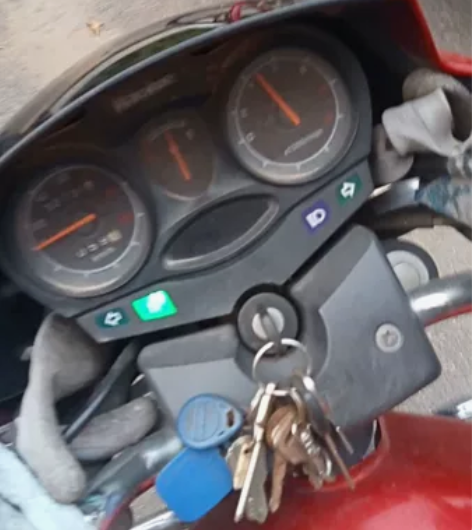 豪爵摩托，实表三万公里，车一颗螺丝没动过，...