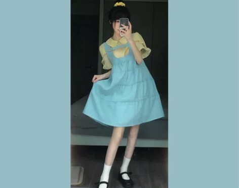 （仅试穿)整套 衬衫背带裙 感兴趣的话点“...