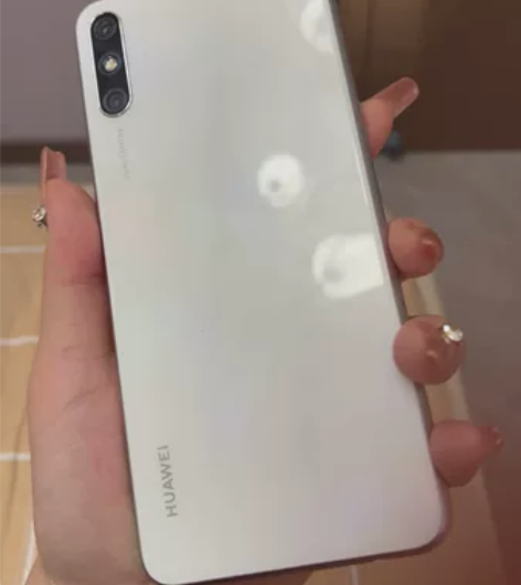九成新华为畅享10e，珍珠白。电池状态完好...
