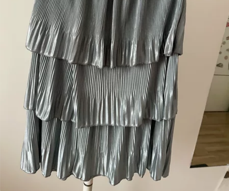 灰蓝色均码蛋糕裙 感兴趣的话点“我想要”和...