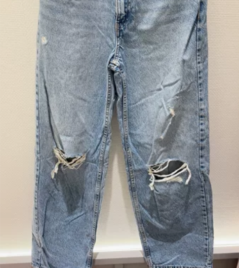 ZARA实体店购入破洞牛仔裤 穿过两次 洗...