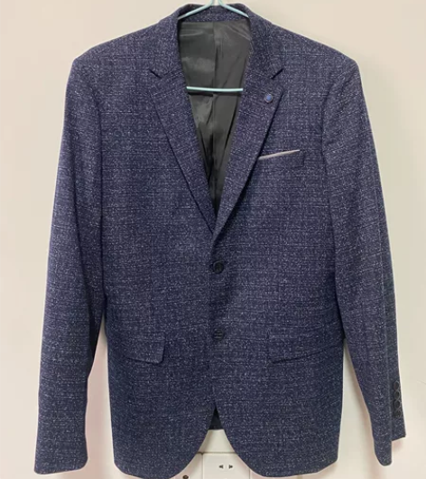 9.9新红豆西服，买来一直没穿过。 可正式...