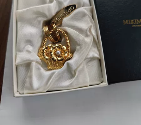 mikimoto/御木本， 鎏金花篮钥匙链...