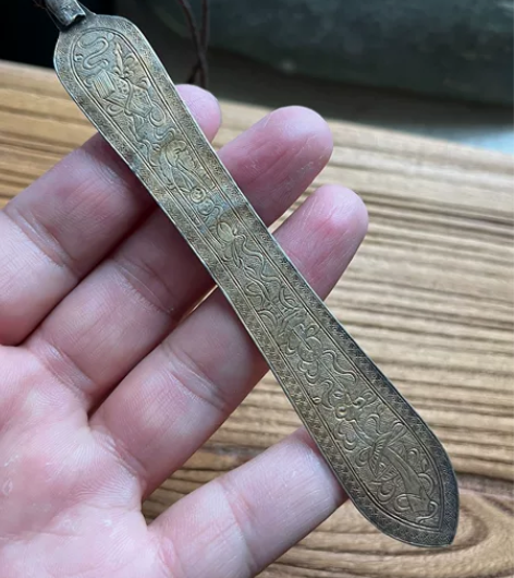 清代发簪，上部结构如意头已丢失，就剩下簪体...