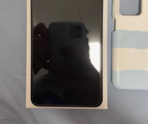 红米K50，银迹8+128，无拆无修，在保...