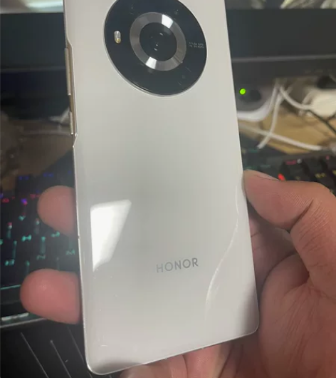 荣耀magic3，手机屏幕被钥匙割坏了，屏...