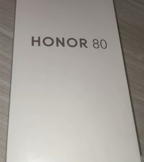 朋友线下体验店前几天刚买的荣耀80 12+...