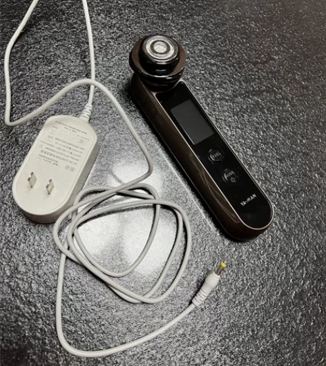 雅萌美容仪，两千七百入，因为懒就用过几次，...