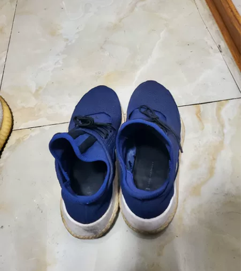 Y3男士休闲运动鞋，正品，43.5码，八成...