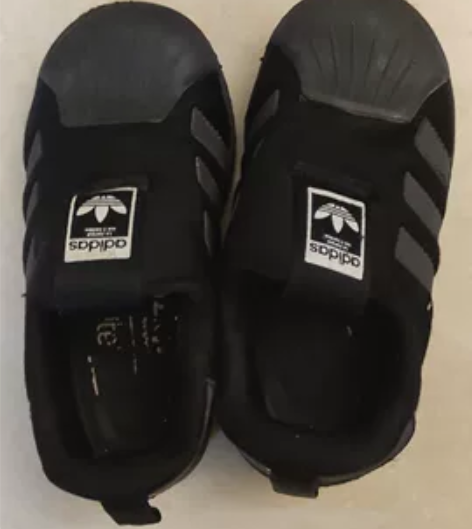 阿迪儿童贝壳鞋 黑色，7k 50包邮 送一...