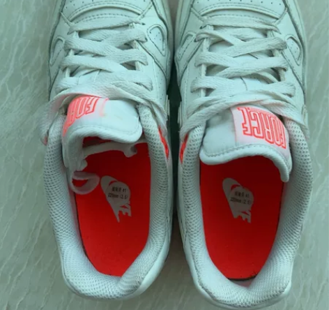 耐克女鞋，品相完好！ 感兴趣的话点“我想要...