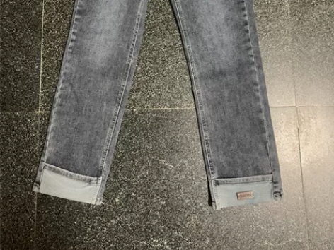 ins韩国早春新款高腰显瘦小直筒弹力修身休...