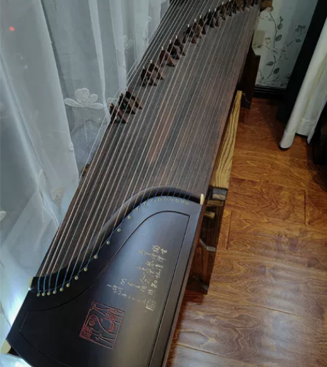 古筝 1.6米长 买时2980元 赠送两本...