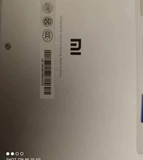 小米笔记本1704。专卖店买的，基本上没怎...