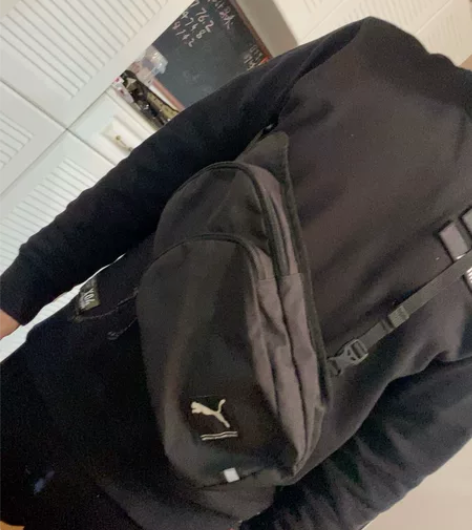 彪马男士胸包，可斜挎。 感兴趣的话点“我想...