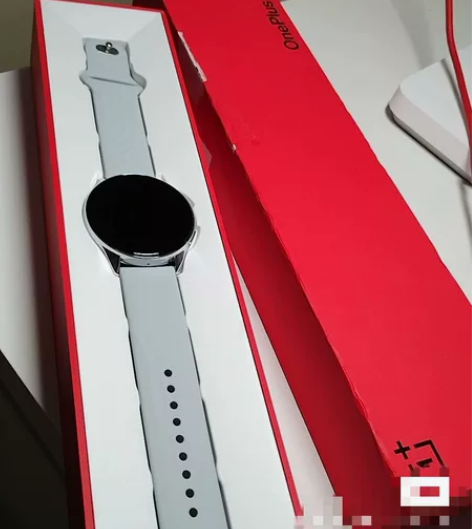 一加手表,99新,带了几次 太重 带不惯 ...