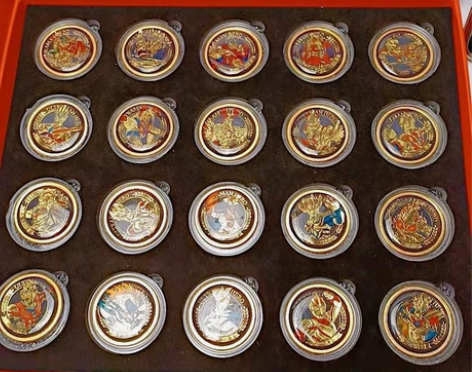 熊孩子长大了,不玩了 全新奥特曼纪念币 5...