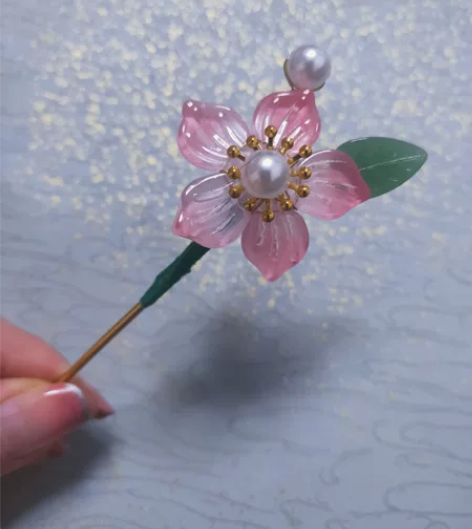 粉色桃花琉璃发簪 列表满50包邮￥61人想要