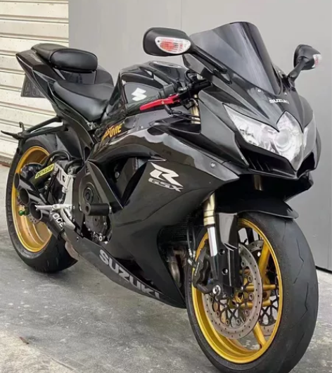 极品铃木gsx600R，低价出售九五新二手...