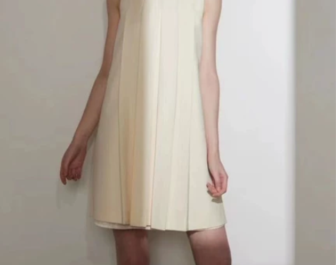 减龄显瘦甜美褶皱连衣裙绑带无袖法式裙 全新...