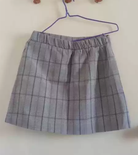 学生裙 半格短裙，实体店购入，质量很好，L...