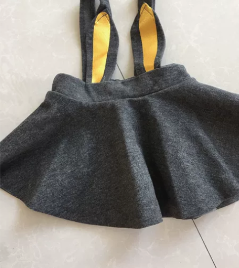 全新女童秋冬背带毛呢裙全新，婴童店买的，优...