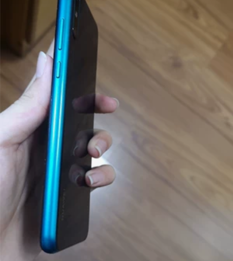 华为畅享10e，内存4+64，买来可以当备...