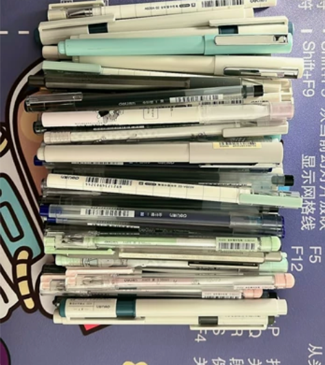 得力中性笔盲盒式清仓处理，不挑不拣，全部盲...