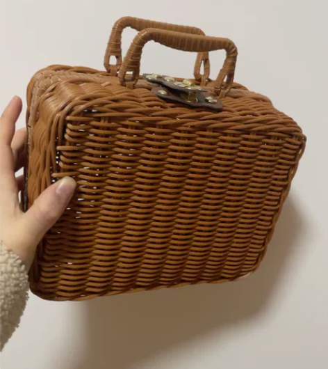 藤编式小箱收纳盒 别人送的。（可放杂物，或...