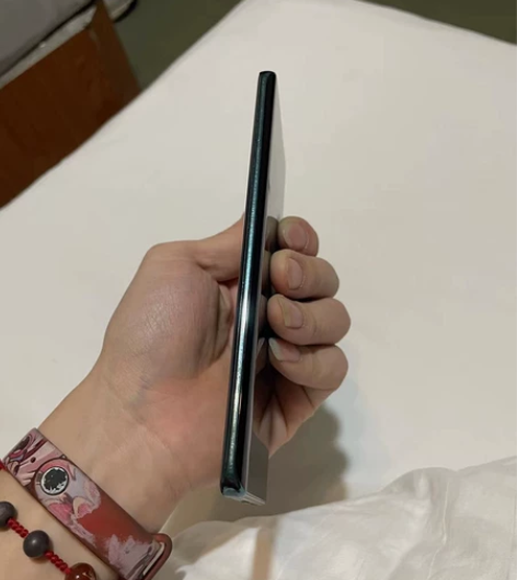 荣耀50  12+256，换过原装屏，成色...